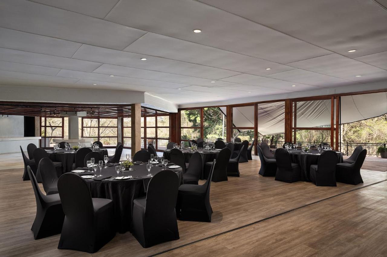 Premier Roodevalley Hotel 3*