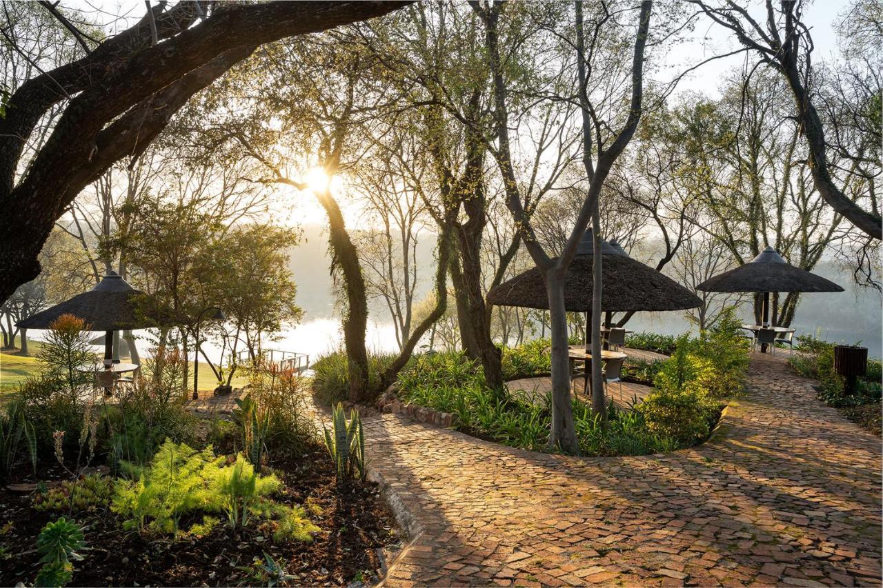 Premier Roodevalley Hotel 3*